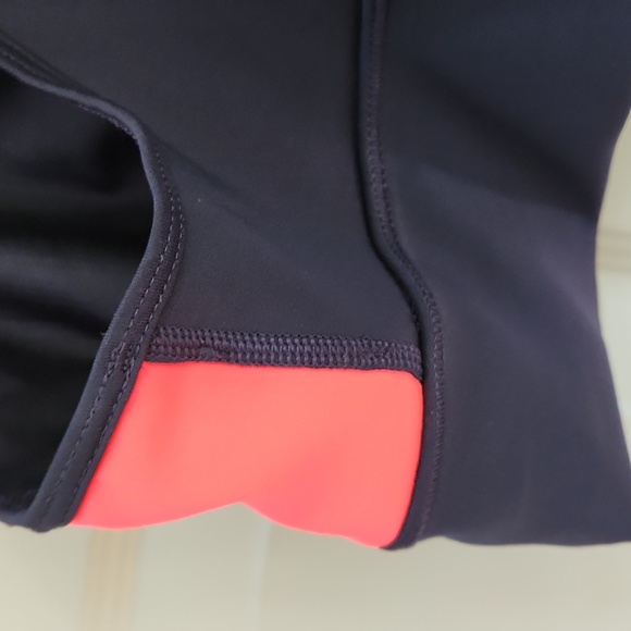 Adidas, Women's, Sz M,Sports Bra, Navy w Logo on R Chest &across Front Chest - Picture 5 of 8